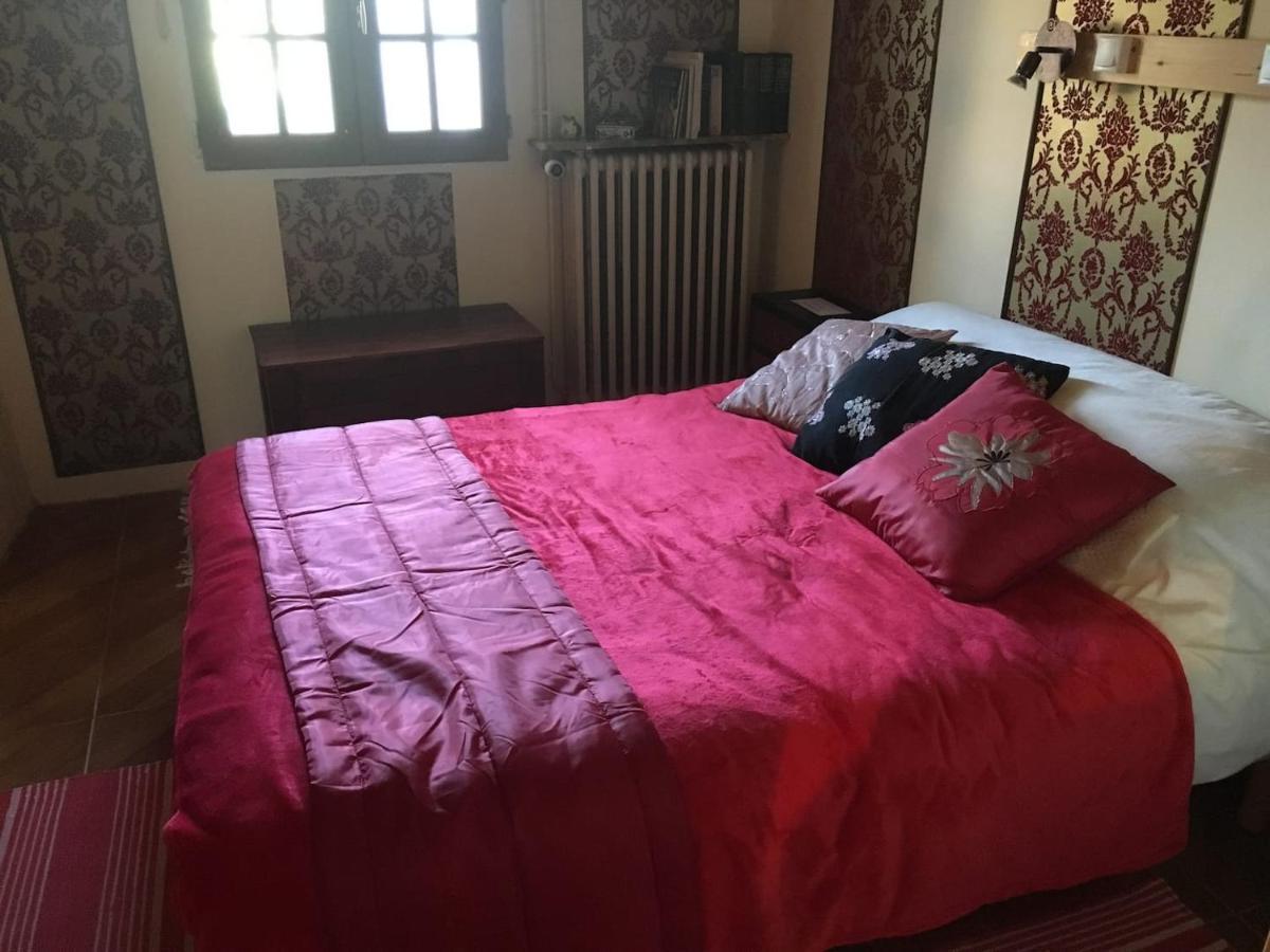 Boutonne Rouge Gite Bouin  Luaran gambar